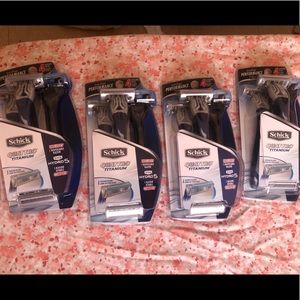 Men Schick Quattro Razors (4).  (4Blades)